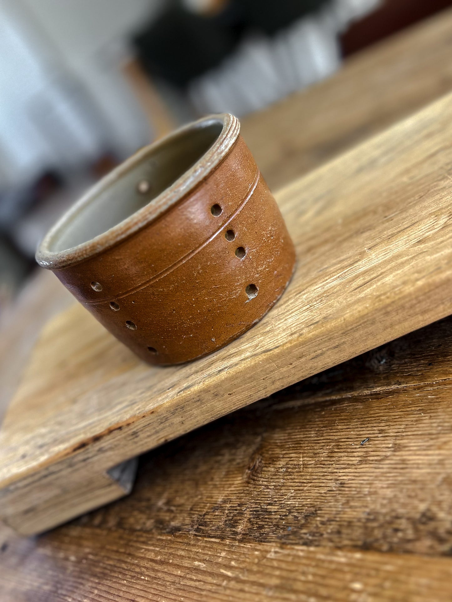 Brown Cheese Mould (Faisselle)