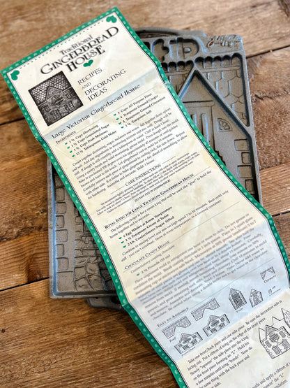 Williams Sonoma Traditional Cast Iron Gingerbread House Plaque