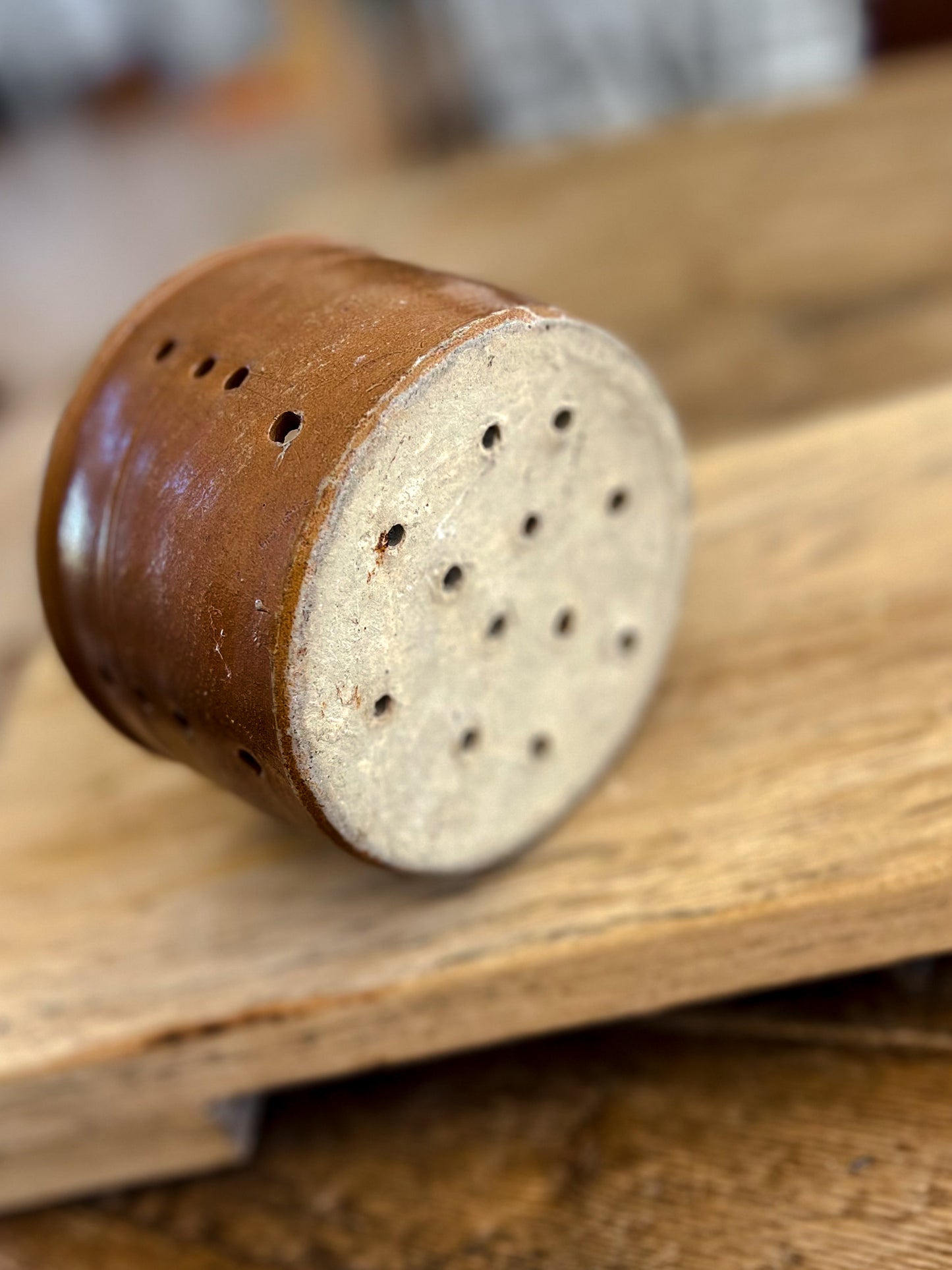 Brown Cheese Mould (Faisselle)