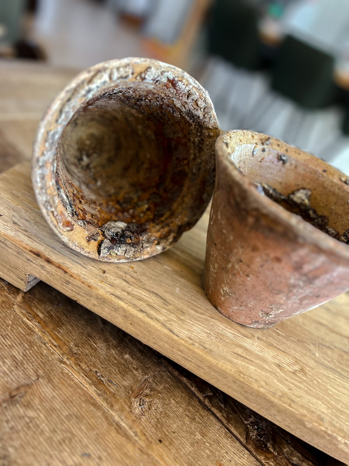 Set of 2 Pine Resin Pottery Pots